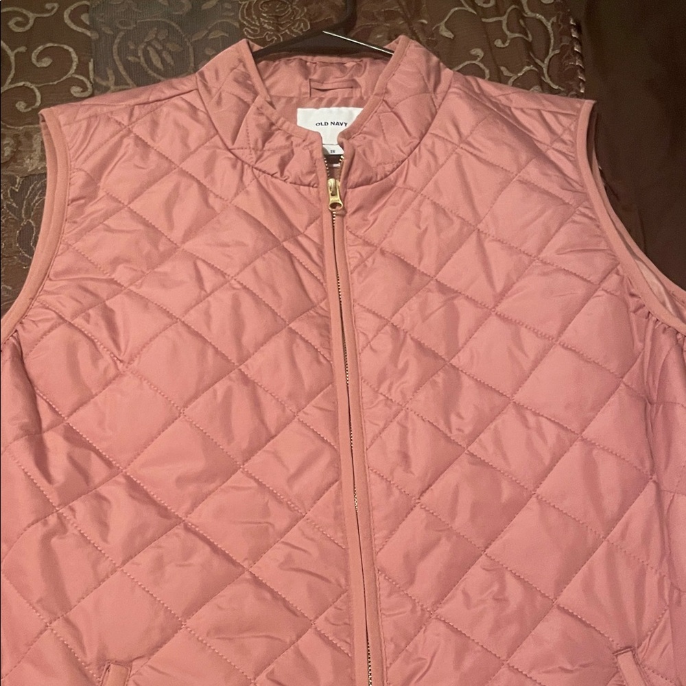 Old Navy Women's Quilted Rose Vest